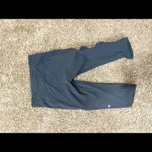 Lululemon cropped ruched gray leggings. Size 6